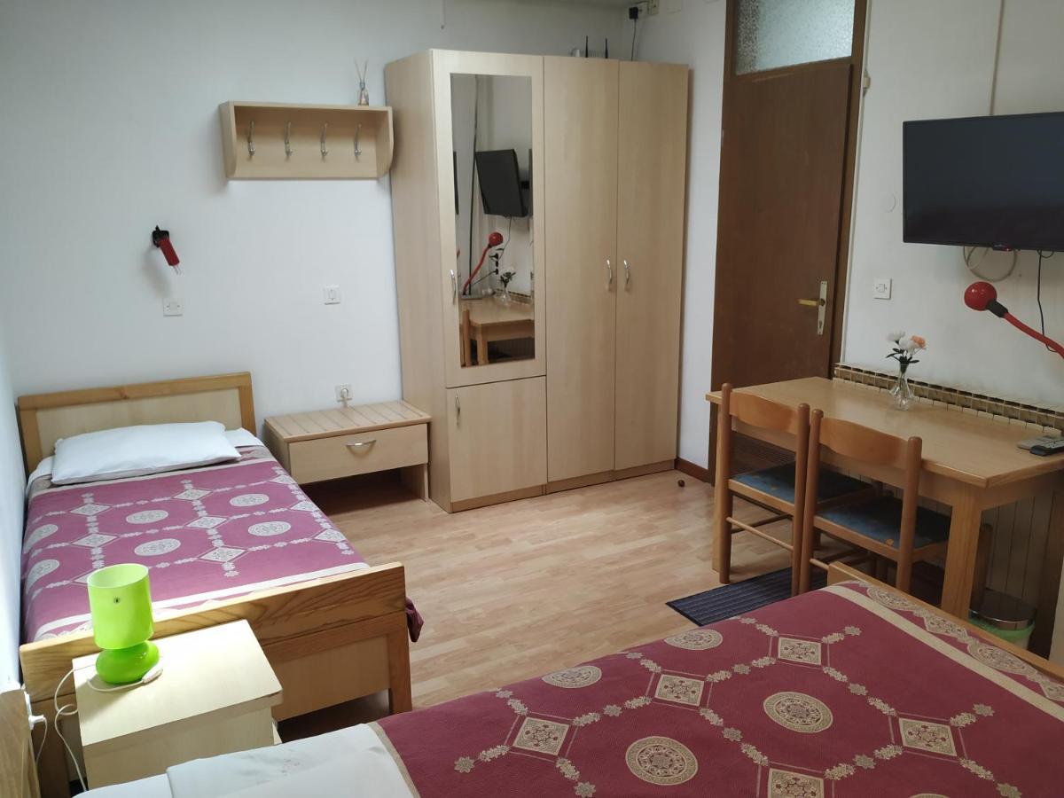 Accomodation Pertout Nova Gorica Esterno foto