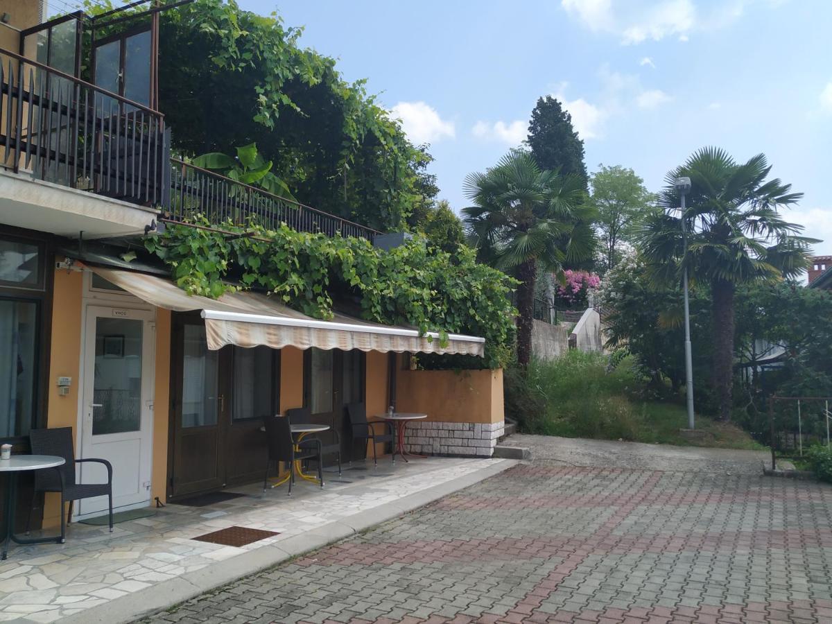Accomodation Pertout Nova Gorica Esterno foto