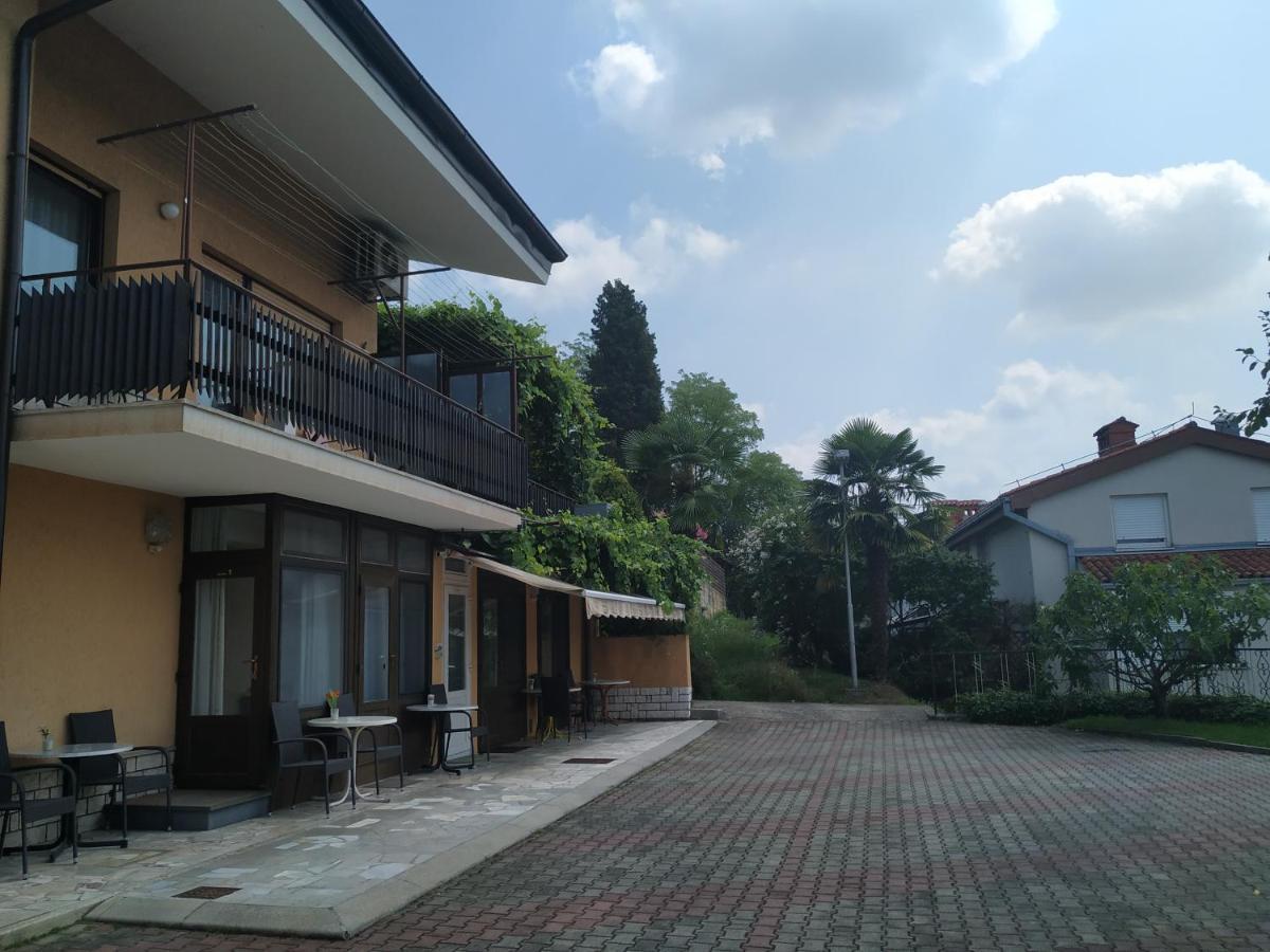 Accomodation Pertout Nova Gorica Esterno foto