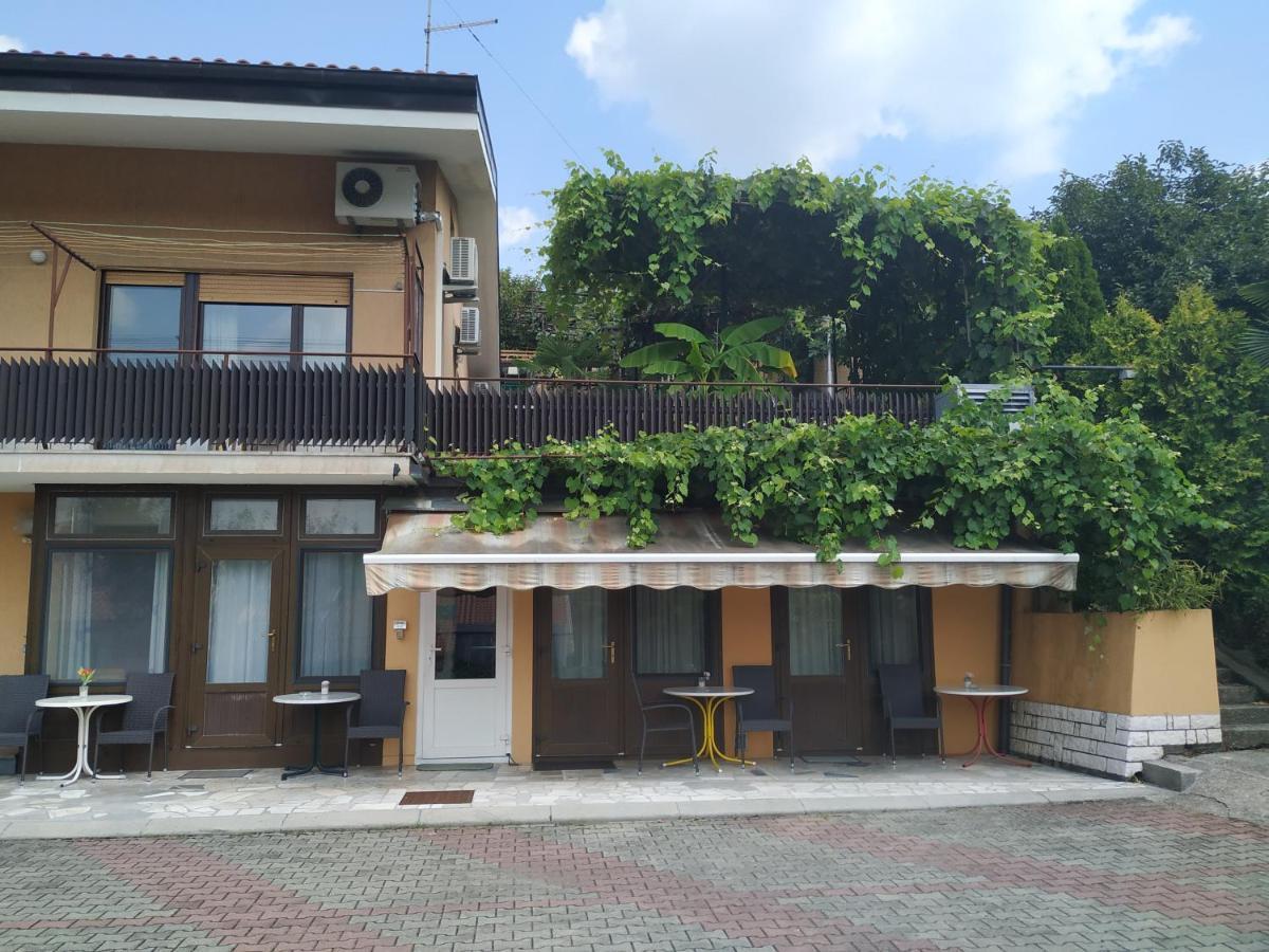 Accomodation Pertout Nova Gorica Esterno foto